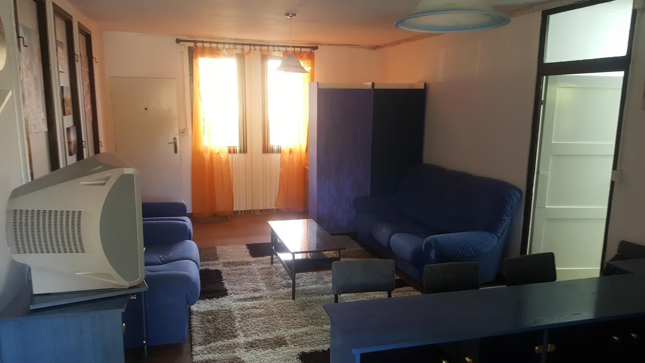Hostel Belgrade Shungit Dragana Jeftica Br 10 Exterior photo